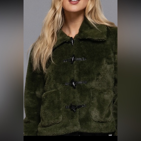 LONG SLEEVE COLLAR WITH TOGGLE FAUX FUR JACKET - Picture 6 of 6